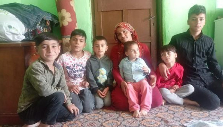 6 çocuklu annenin toprak evde yaşam mücadelesi