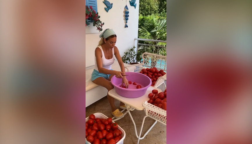 Seda Üren kışlık erzak hazırladı