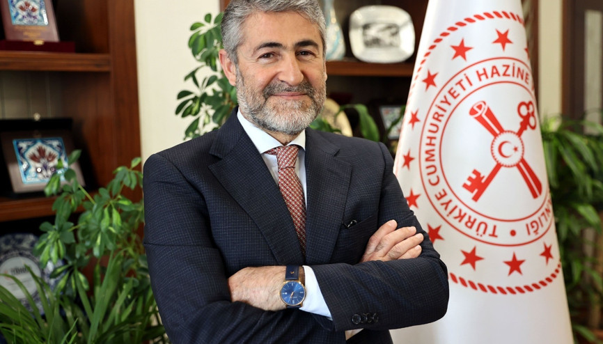 Bakan Nebatiden büyüme mesajı
