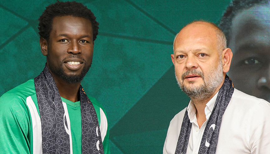 Mame Diouf resmen Konyasporda