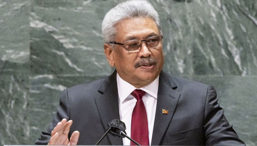 Sri Lankanın firari eski Devlet Başkanı Rajapaksa ülkesine döndü