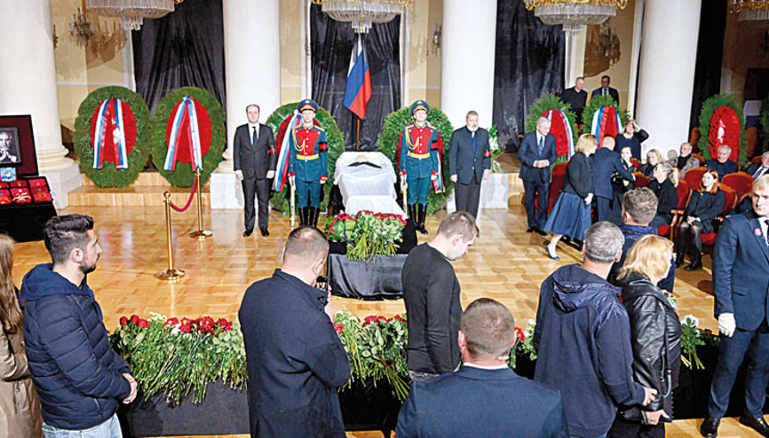 Gorbaçov için Putin’siz tören