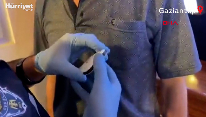 Gaziantepte ehliyet sınavına yakasındaki kamerayla girerken yakalandı