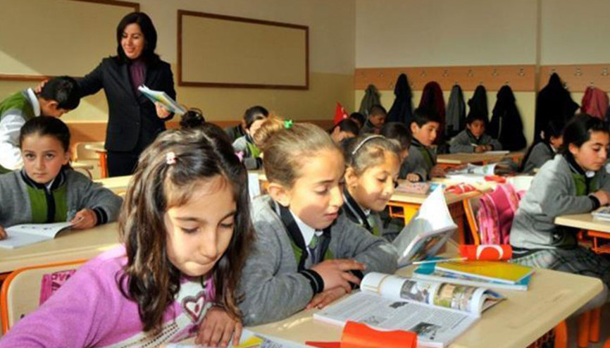 Okullarda maske takmak zorunlu mu, maske zorunluluğu geri gelir mi Sağlık Bakanı Koca yanıtladı