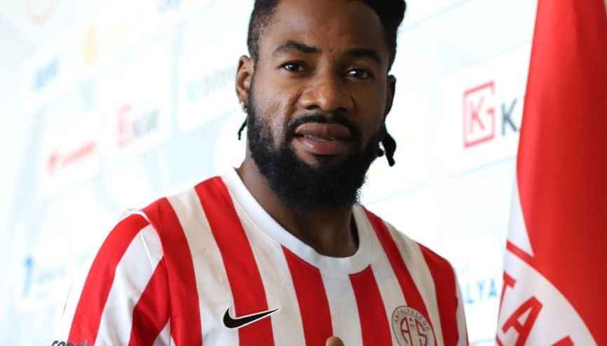 Antalyaspor Galatasaraydan Luyindamayı transfer etti