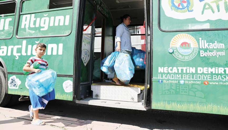 Atığını getiren harçlığını alıyor