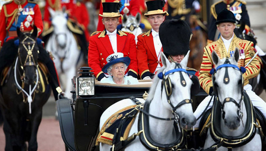 Londralı Türklerden Kraliçe II. Elizabeth için taziye mesajları