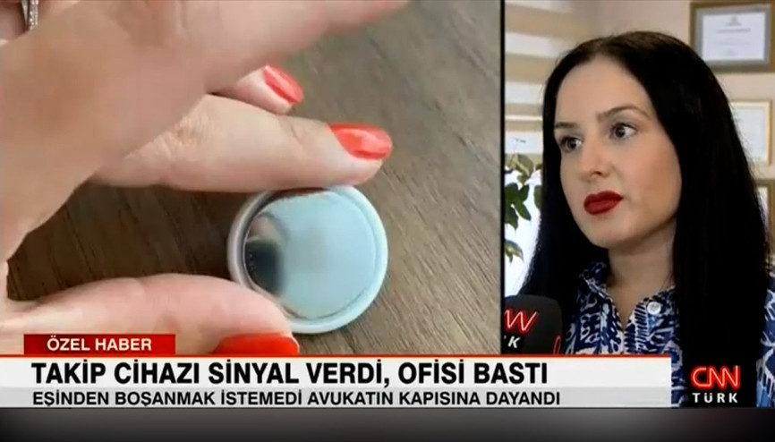 Takip cihazı sinyal verdi, hukuk bürosunu basarak eşini aradı