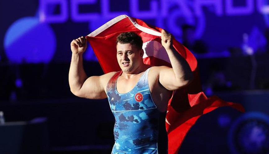 Son dakika: Rıza Kayaalpten tarihi başarı Dünya Güreş Şampiyonası’nda 5. şampiyonluk
