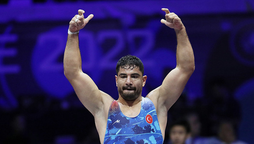 Milli güreşçi Taha Akgül, Dünya Güreş Şampiyonasında adını finale yazdırdı