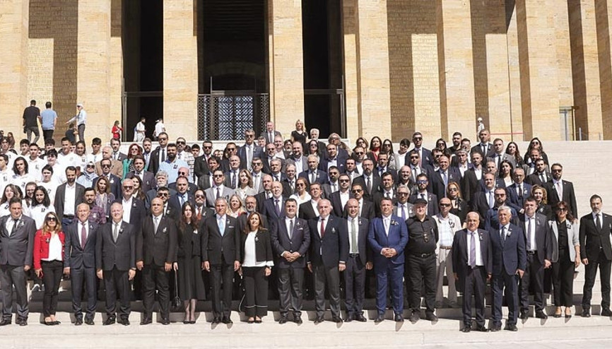 TÜRSAB’tan 50. yılında Anıtkabir’e ziyaret: ‘Başarı hikâyesinde acentalar başrolde’