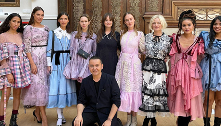 Londra Moda Haftası’nda Bora Aksu rüzgârı esti