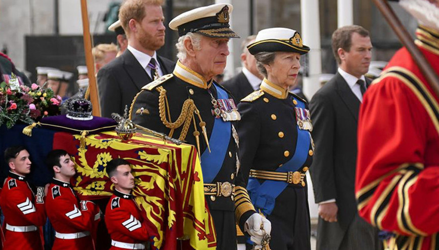Tüm gözler Meghan Markle ve Kate Middletonı aradı... Prenses Anne ezber bozdu