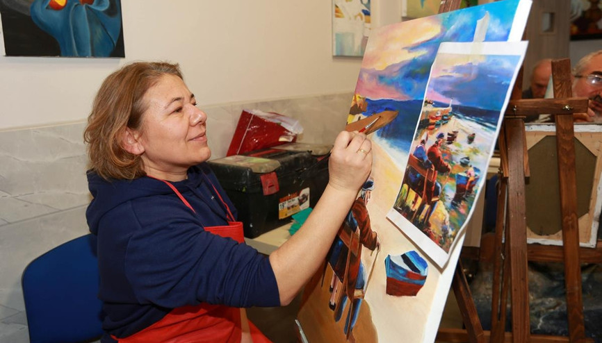 Hobi kursları meslek edindiriyor