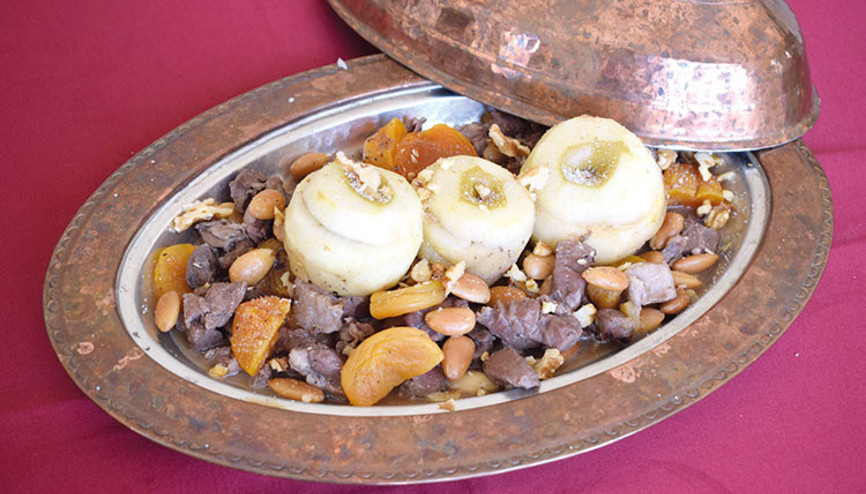 Baklavaya kavun, kaburgaya kırmızı erik...