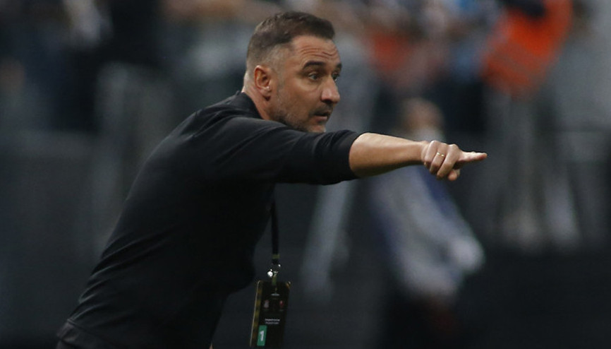 Vitor Pereira keşfetmeye devam ediyor