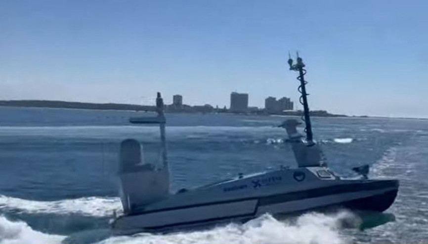 Türkiyenin insansız suüstü aracı Marlin ilk kez görücüye çıktı