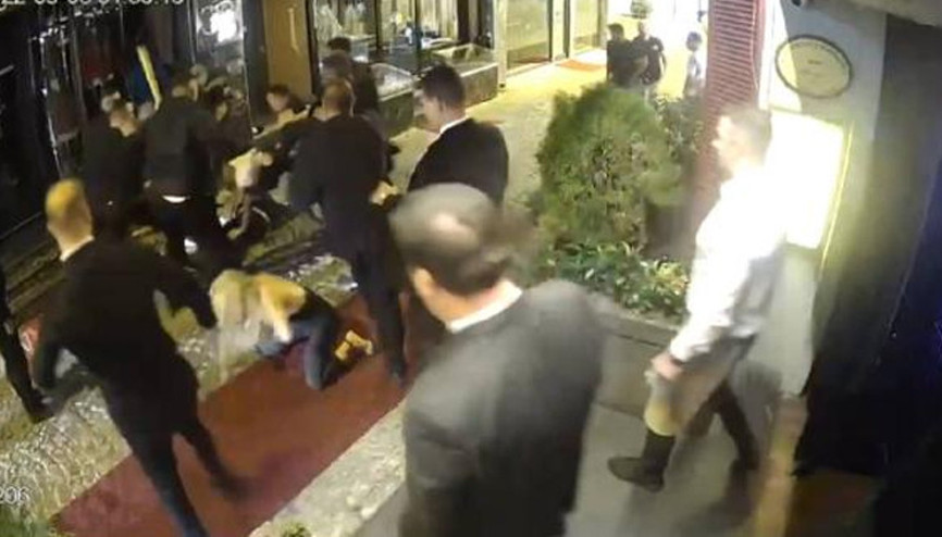 Ortaköyde eğlence mekanı önünde bodyguard dehşeti