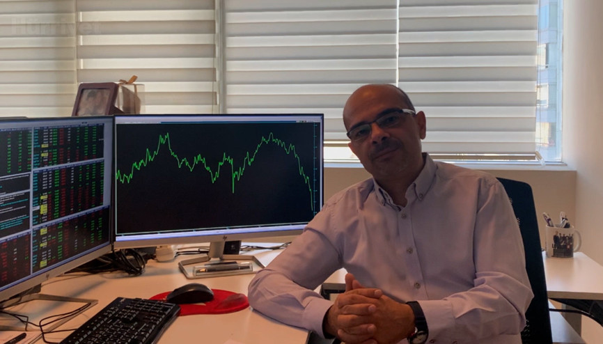 Sterlin tarihi dipte