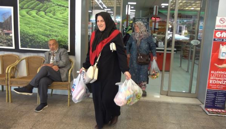 Market servislerine müşteri yasağı kararı uygulanmadan kaldırıldı Market servislerine müşteri yasağı kararı uygulanmadan kaldırıldı