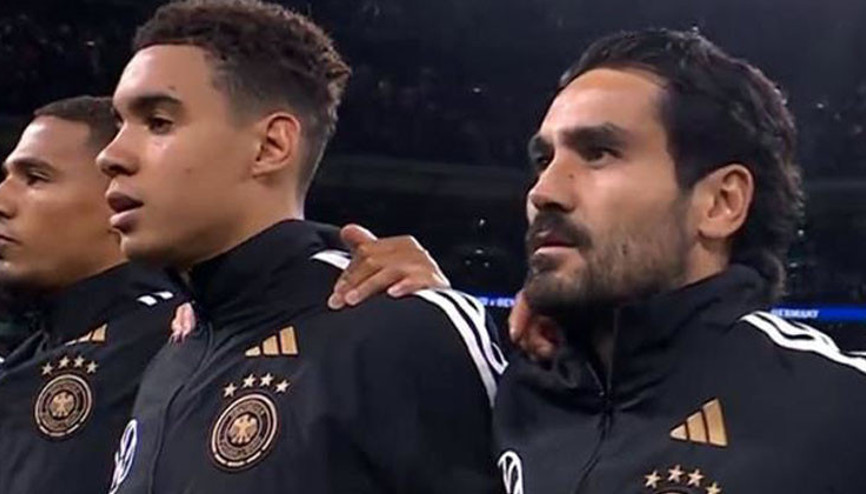 Almanya Milli Marşı okunurken İlkay Gündoğanın hareketi bazı Türk futbolseverleri çılgına çevirdi