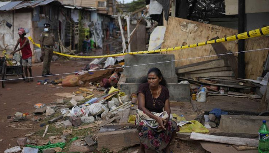 Sri Lankanın başkentinde büyük yangın: 80 ev kül oldu