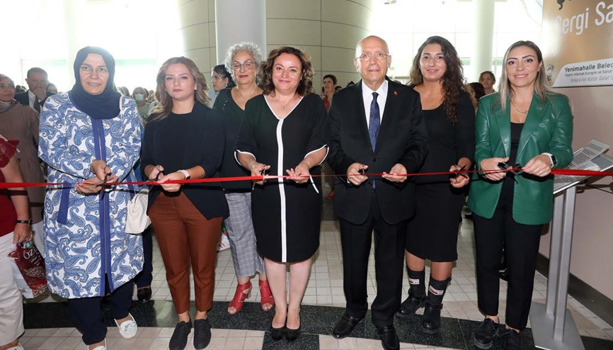 Kursiyerlerden çini ve tezhip sergisi