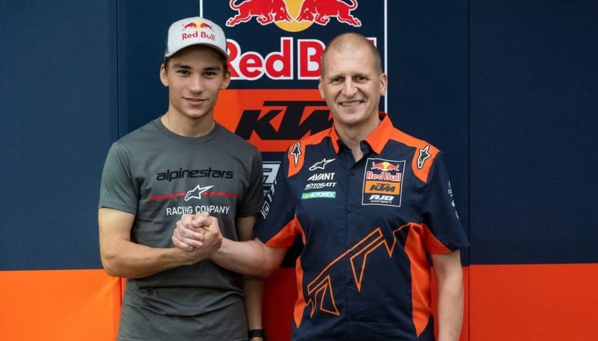 Deniz Öncü Moto3te Red Bull KTM Ajo takımında yarışacak