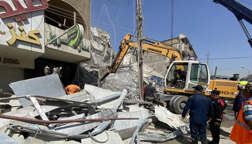 Bağdat’ta 4 katlı bina çöktü