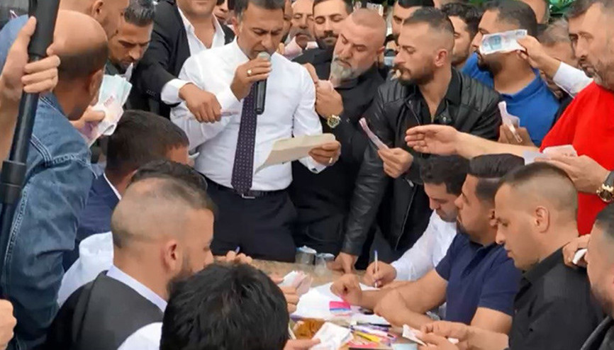 Aşiret düğününde gelin ve damat için toplanan para dudak uçuklattı