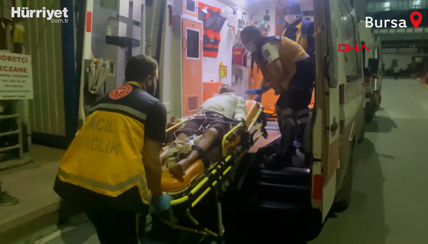 Tabanca ile havaya ateş ettiği için kendisini uyaran komşusunu vurdu