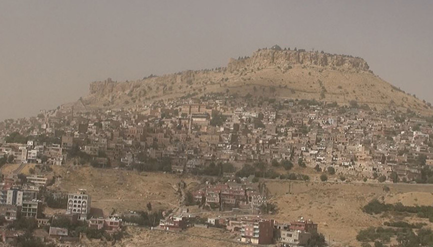 Diyarbakır ve Mardin’de toz taşınımı etkili oldu