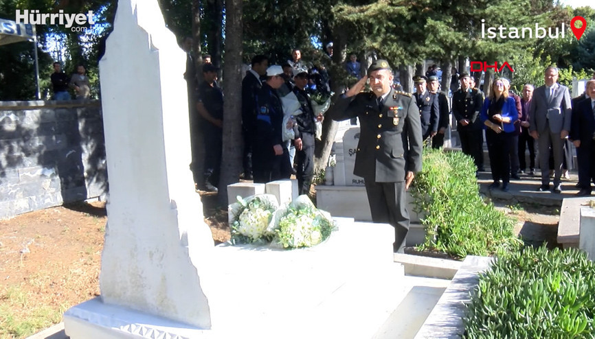 İstanbulun kurtuluşunun 99ncu yılında Edirnekapı Şehitliğinde tören