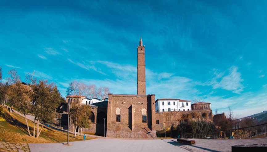 Diyarbakır Sur Kültür Yolu Festivali başladı Diyarbakır Sur Kültür Yolu Festivali başladı