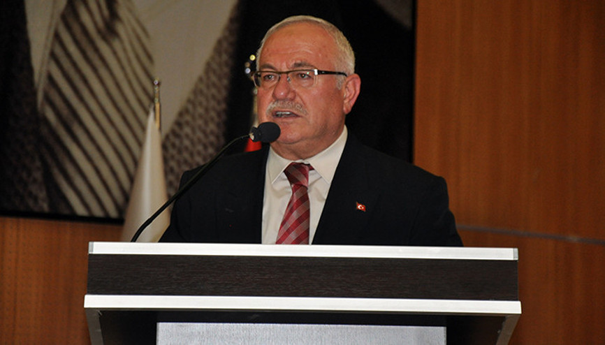 Karamanda yeni gelen öğrencilere vampirli uyarıda bulunan rektöre Barodan istifa çağrısı