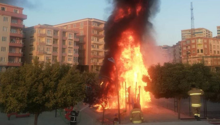 Mardinde çocuk parkındaki oyuncaklar yakıldı: 2 gözaltı