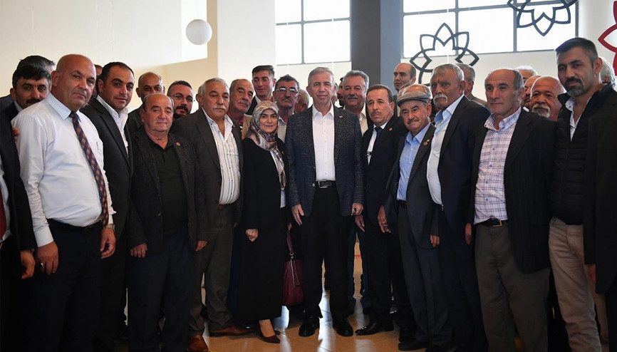 Muhtarlarla buluştu talepleri dinledi