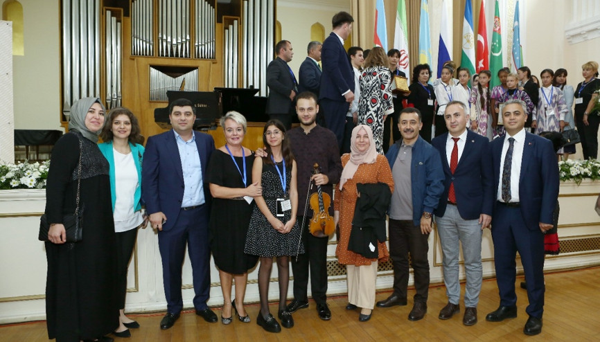 Genç kemancıya Grand Prix ödülü