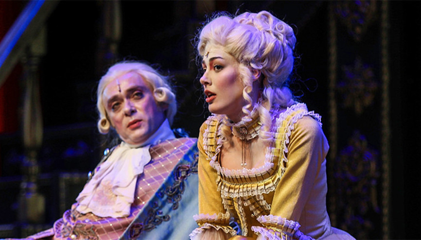 Dilan Çiçek Deniz: Tiyatro sahnesinde var olabilmek kendimi çok kuvvetli hissettirdi