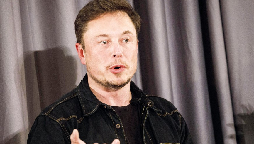 Elon Musk şimdi de parfüm işine girdi