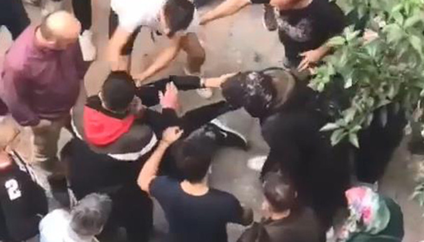 Taciz iddiası mahalleyi ayağa kaldırdı, linçten polis kurtardı