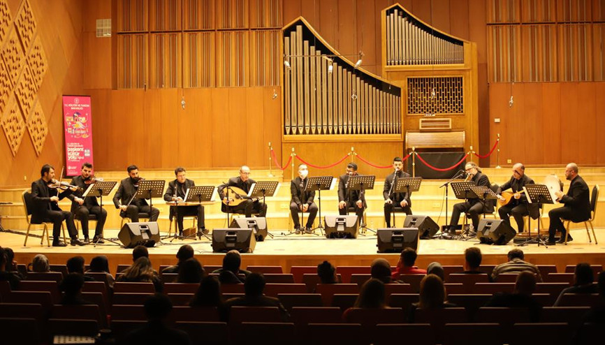 Farsça’dan İlahilere müzik ziyafeti Farsça’dan İlahilere müzik ziyafeti