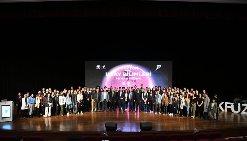 Uzay meraklıları sempozyumda buluştu