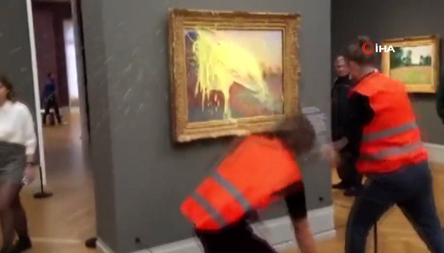 İklim aktivistlerinden 110 milyon dolarlık tabloya patates püreli saldırı