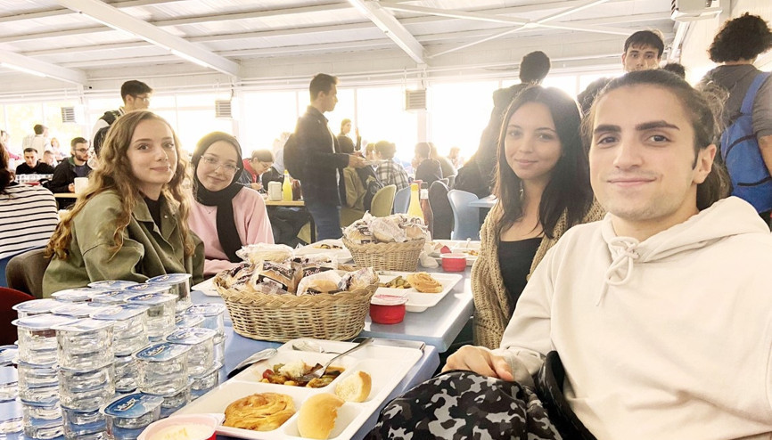 Üniversite yemekhaneleri... Bugün ne var