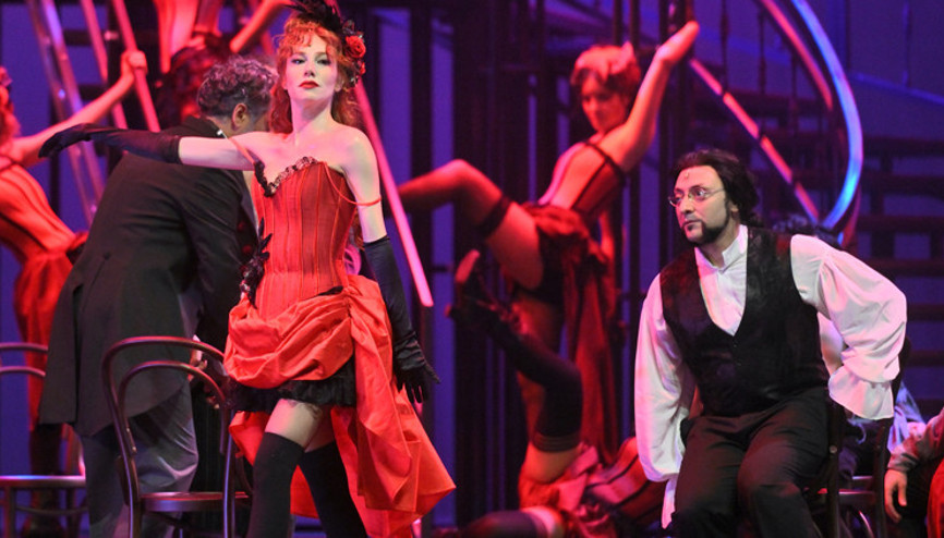 Dr. Jekyll ve Lucy’ye ayakta alkış