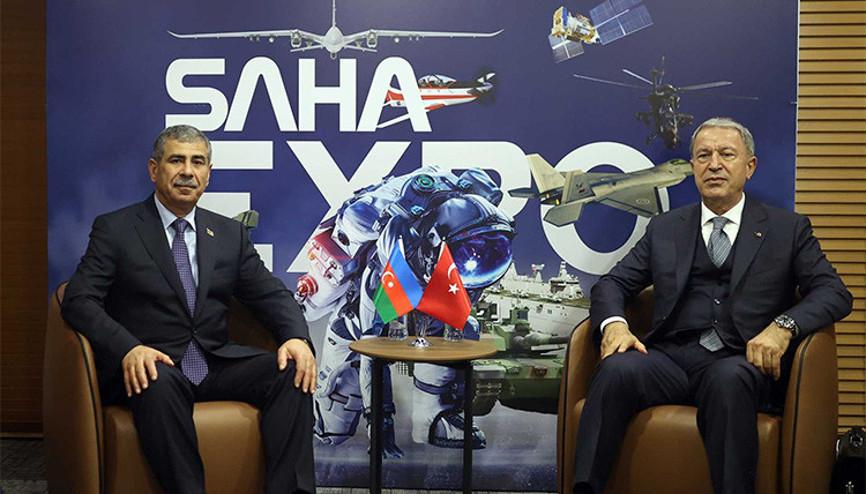 Bakan Akar, Azerbaycan Savunma Bakanı Hasanov ile görüştü