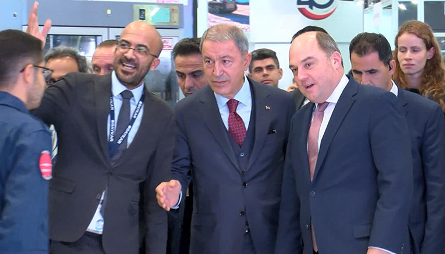 İngiltere Savunma Bakanı Wallace SAHA EXPO Fuar’ını ziyaret etti