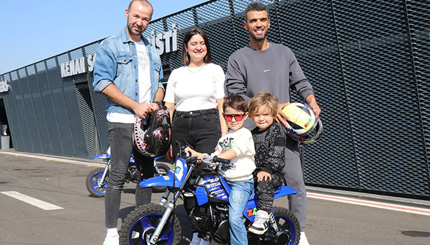 Motosikleti çalınan minik çocuğa Kenan Sofuoğlundan büyük jest