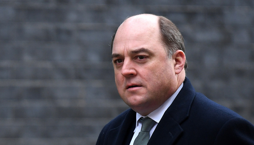 İngiliz Bakan Wallacedan Türk İHAlarına övgü dolu sözler: Cephede oyun değiştirici olacak